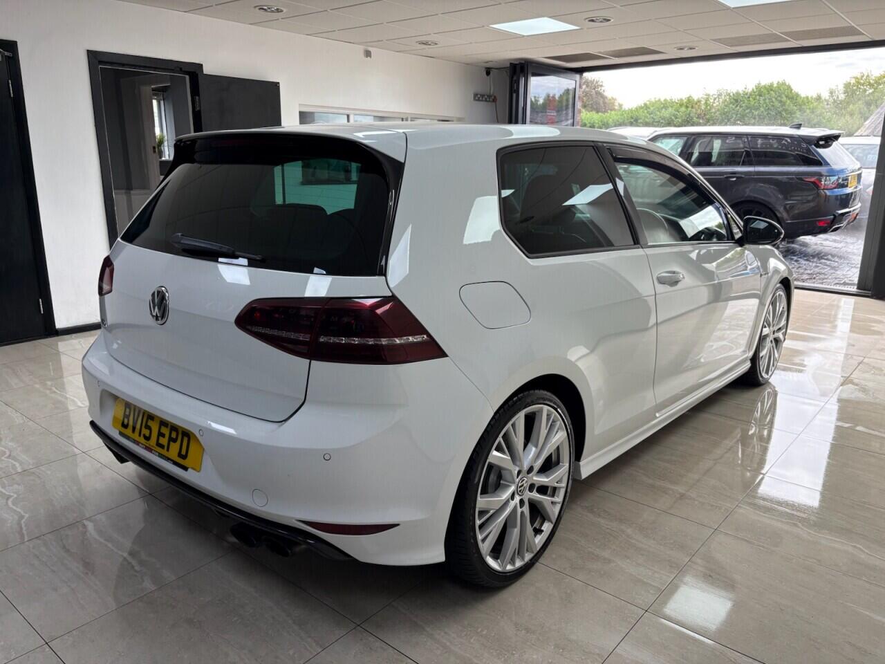 Volkswagen Golf view 3