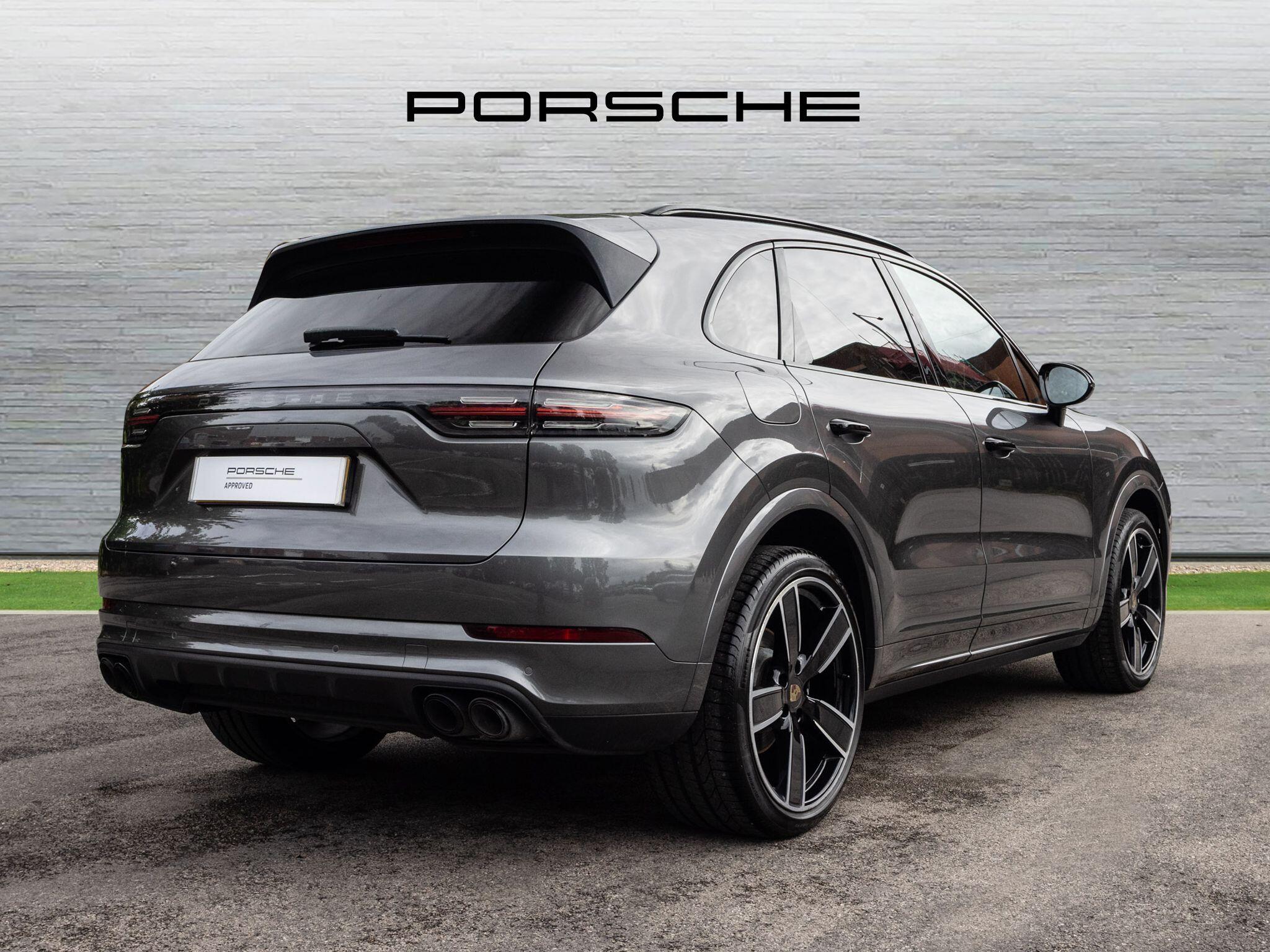Porsche Cayenne view 8