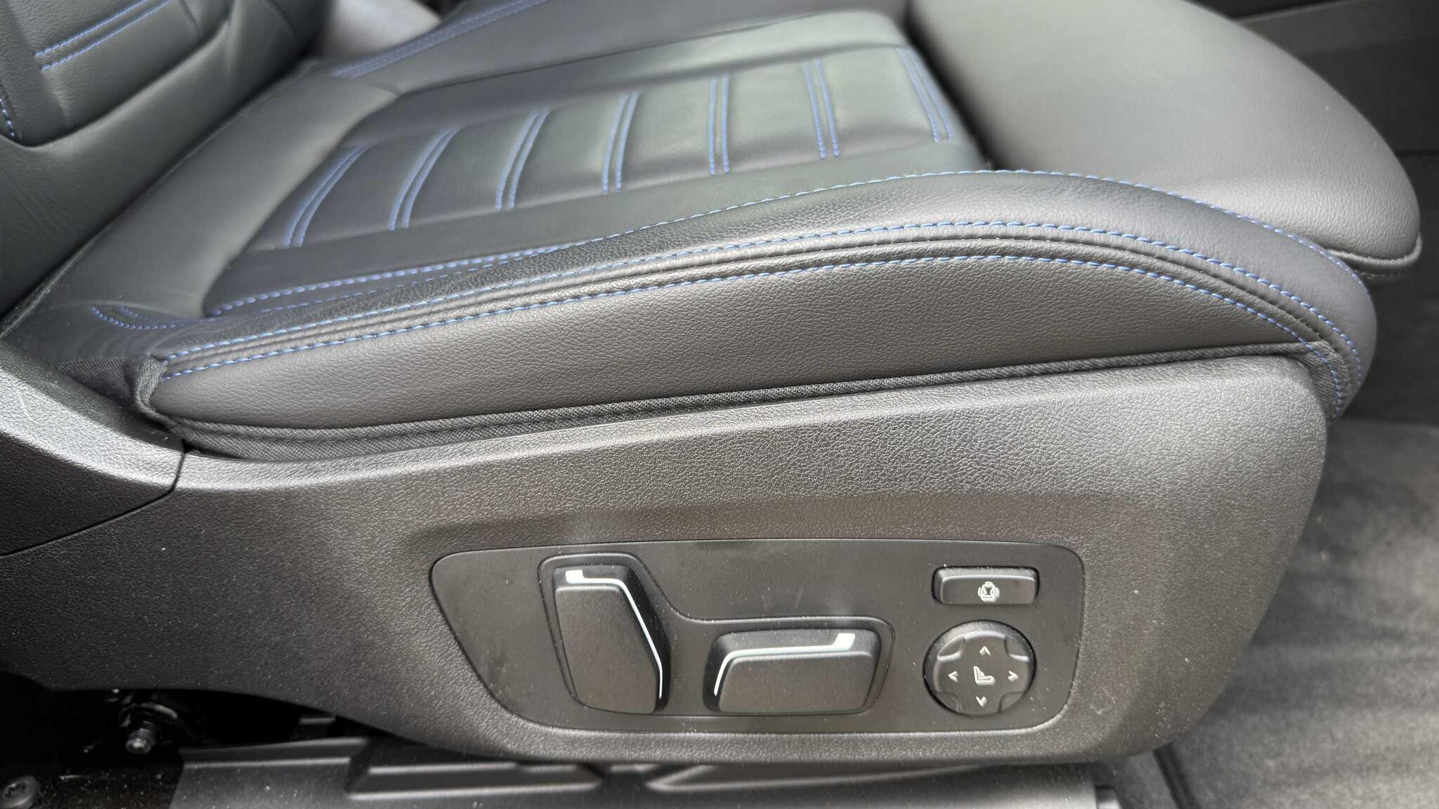 BMW X4 view 24
