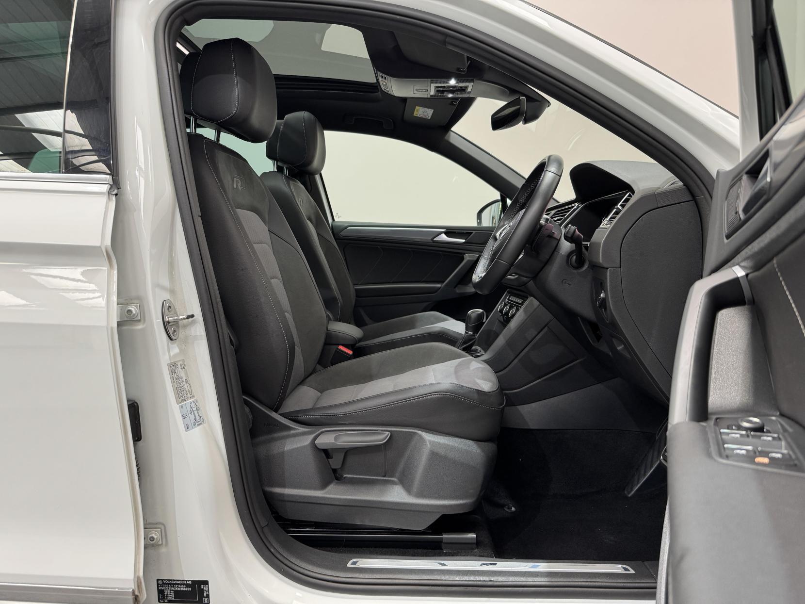 Volkswagen Tiguan view 23