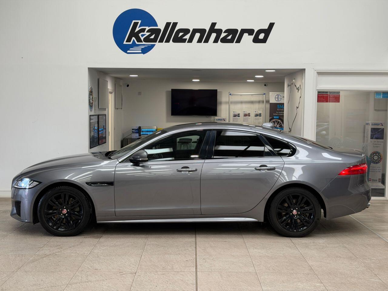 Jaguar XF view 5