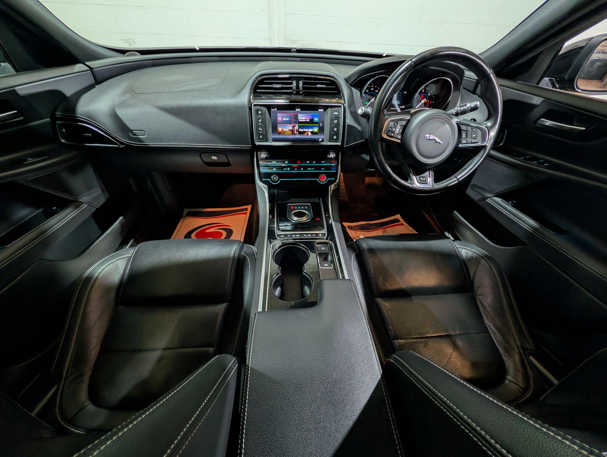 Jaguar Xe view 51