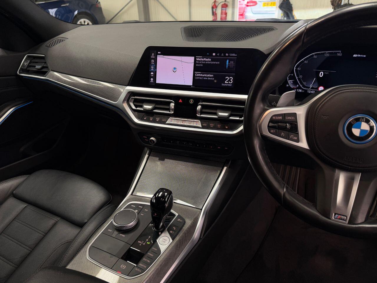 BMW 3 Series view 11