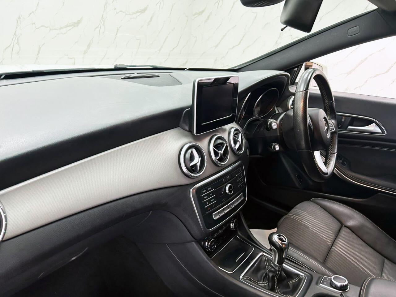 Mercedes-Benz Cla view 13
