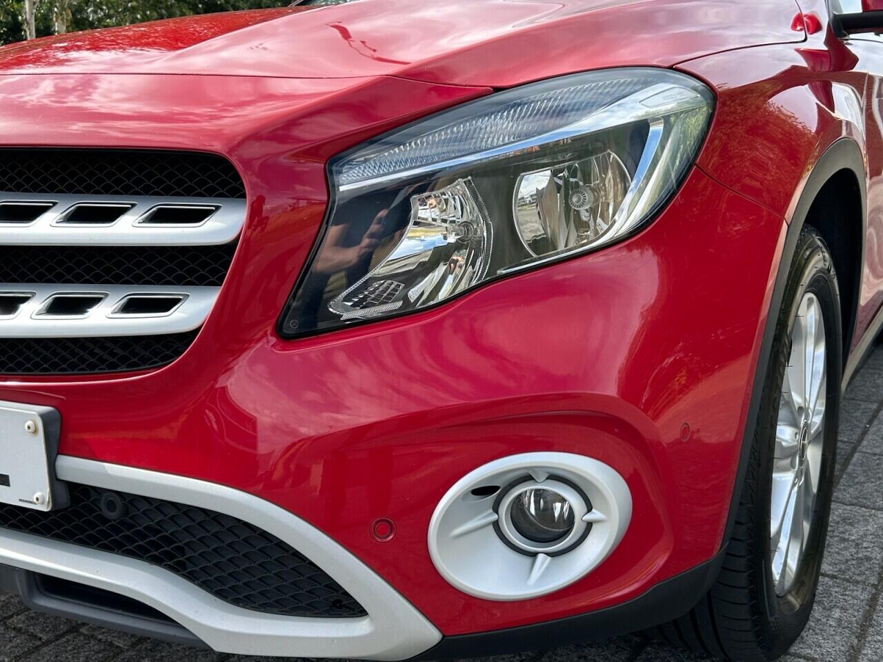 Mercedes-Benz GLA view 8
