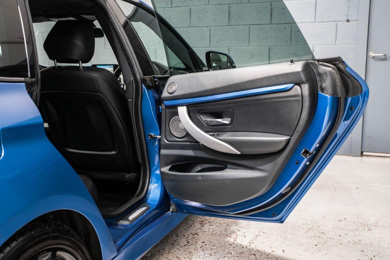 BMW 3 Series view 22