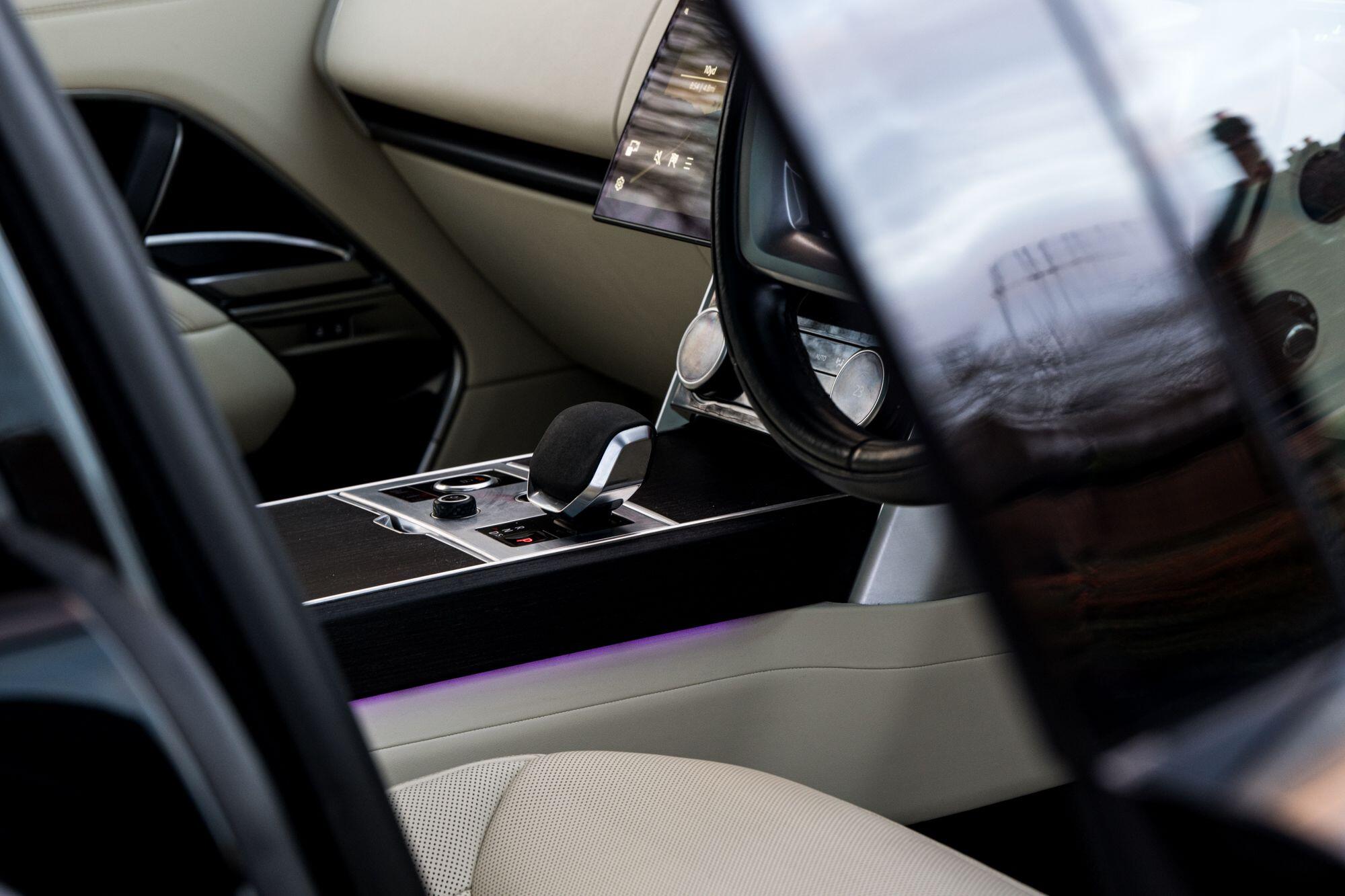 Land Rover Range Rover view 22