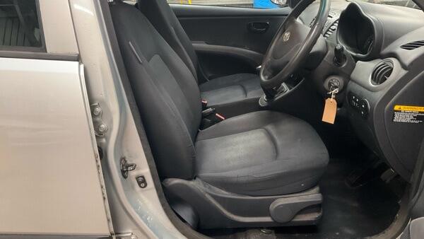 Hyundai i10 view 11