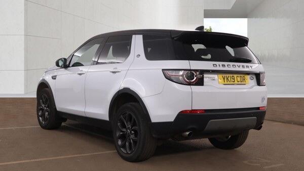Land Rover Discovery Sport view 6