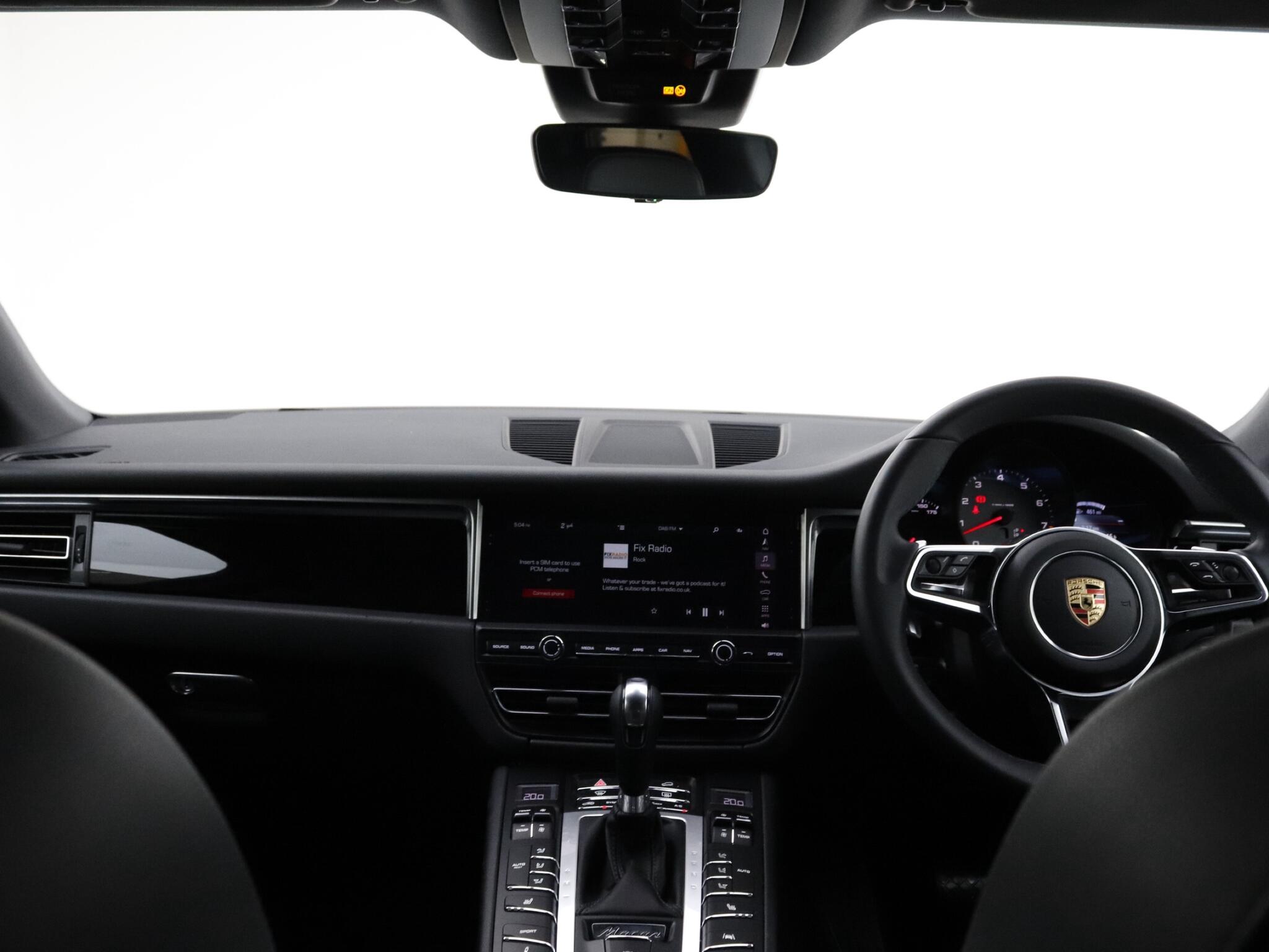 Porsche Macan view 17