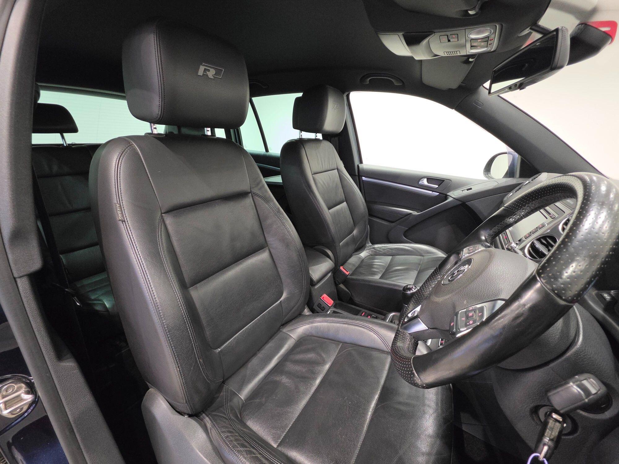 Volkswagen Tiguan view 24