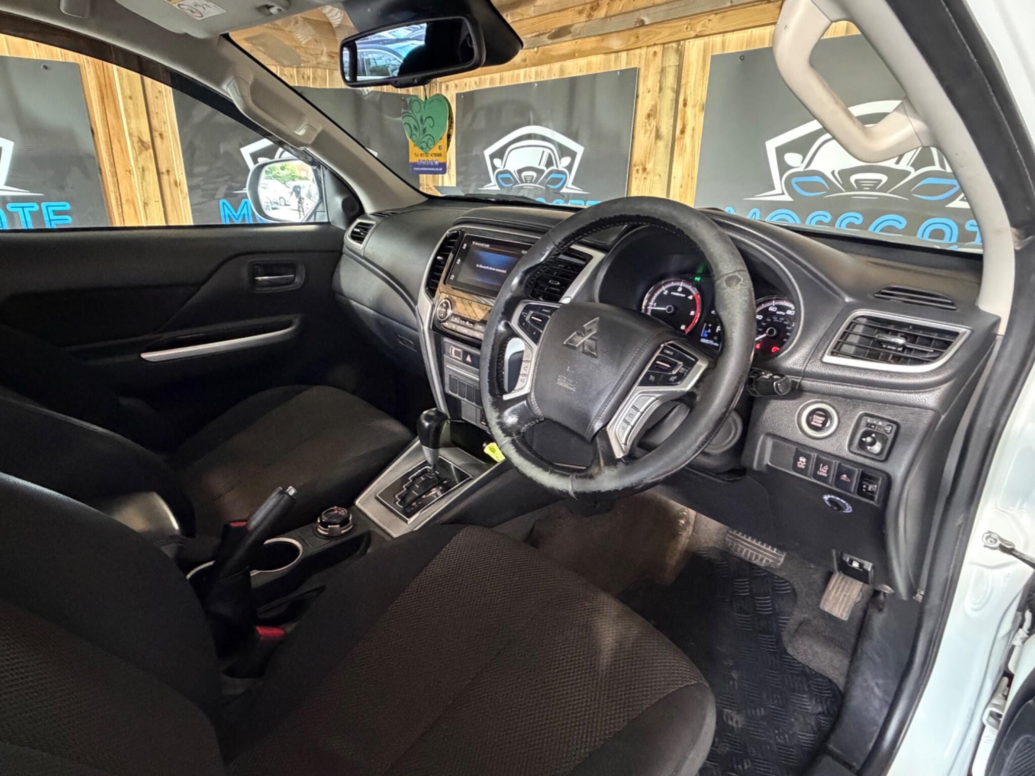Mitsubishi L200 view 13