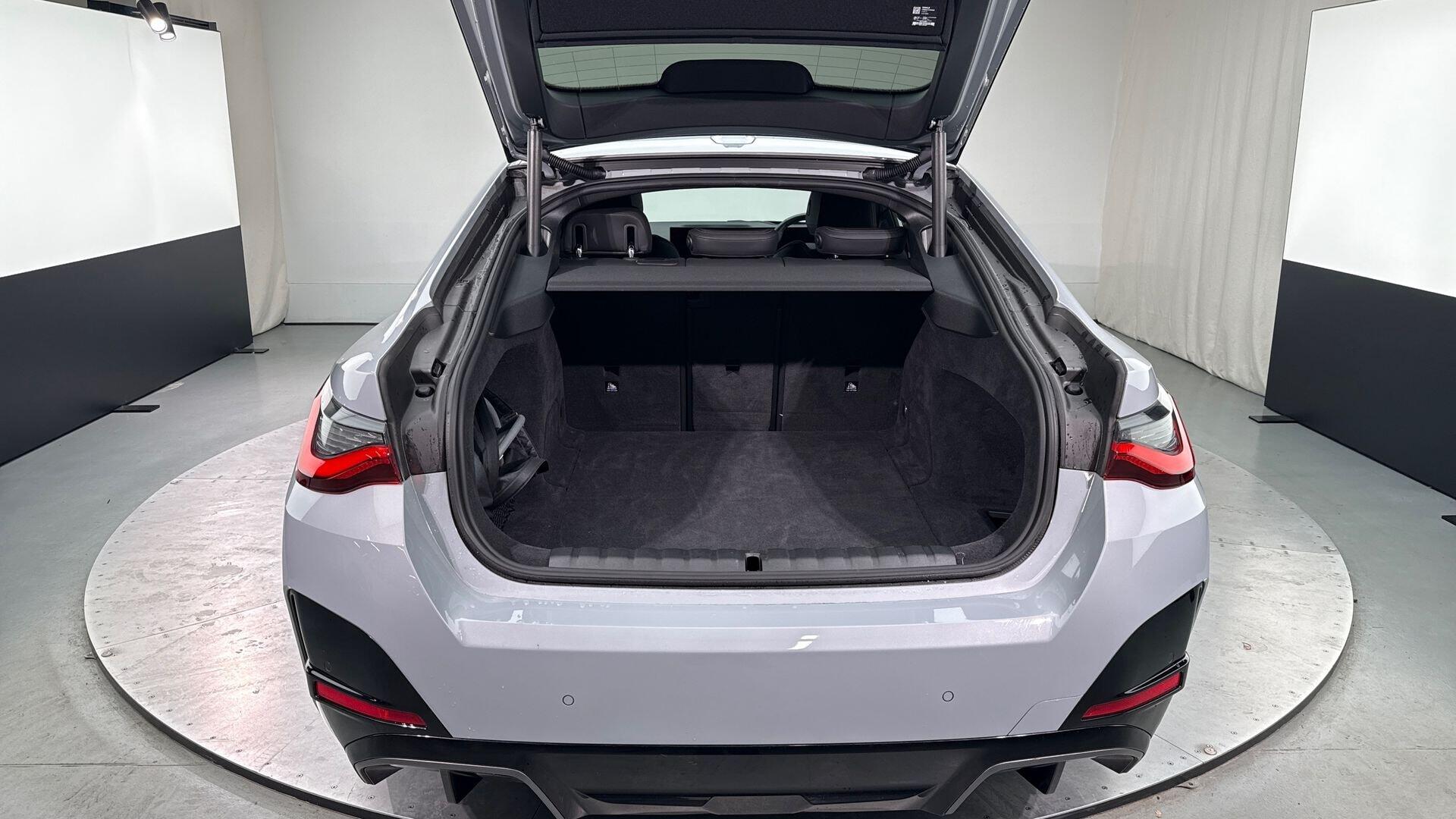 BMW i4 view 13