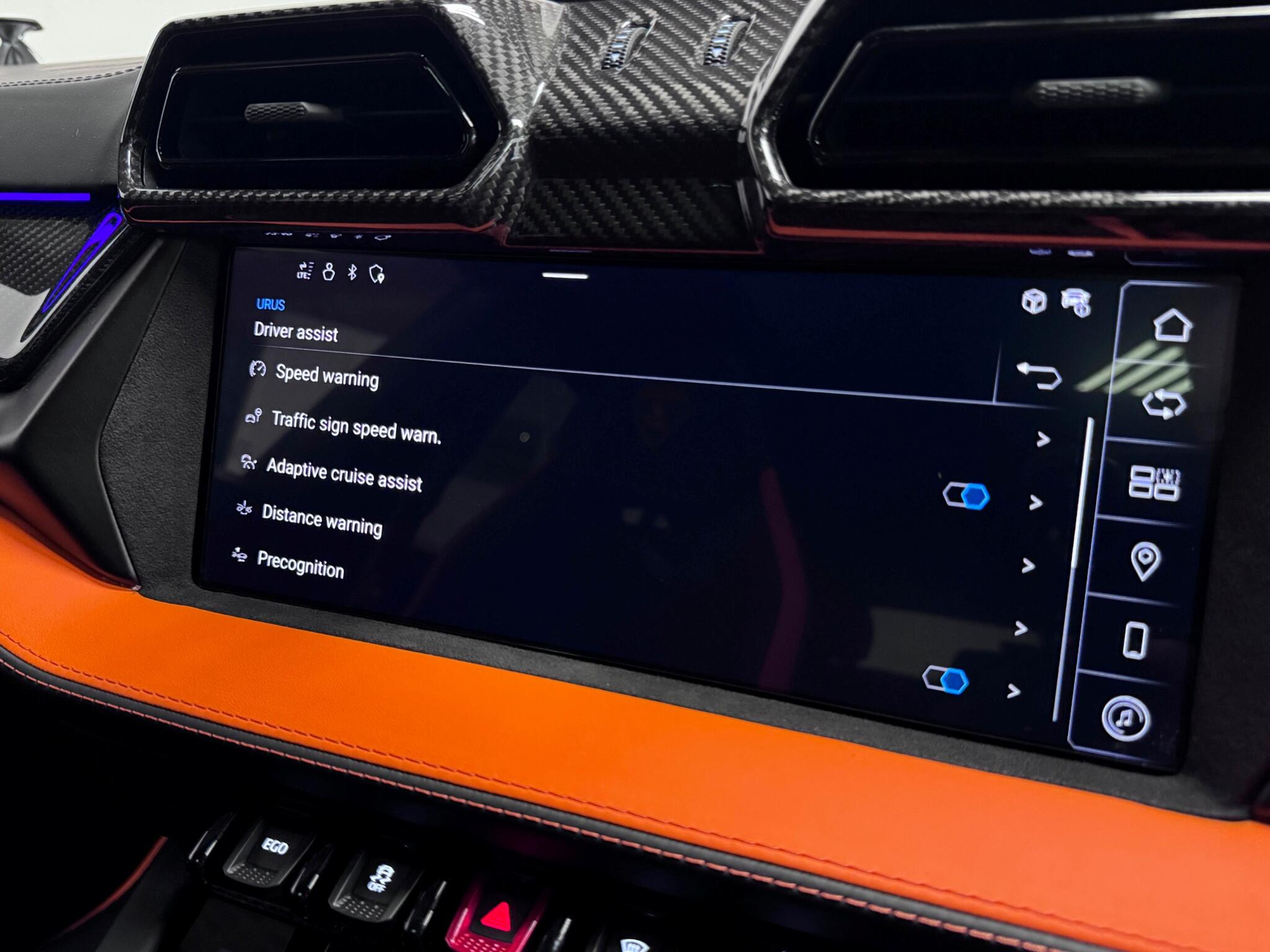 Lamborghini Urus view 72