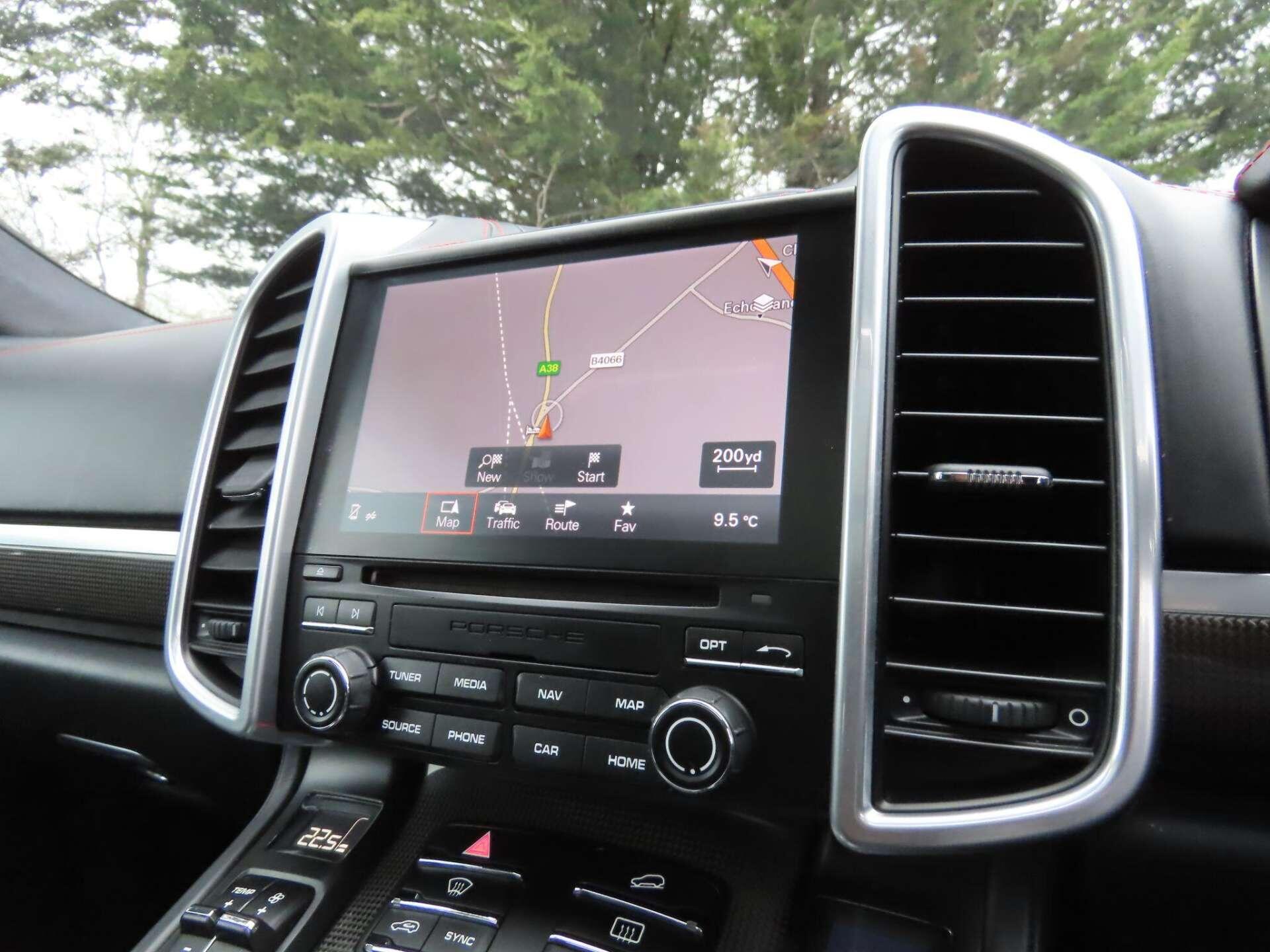 Porsche Cayenne view 12