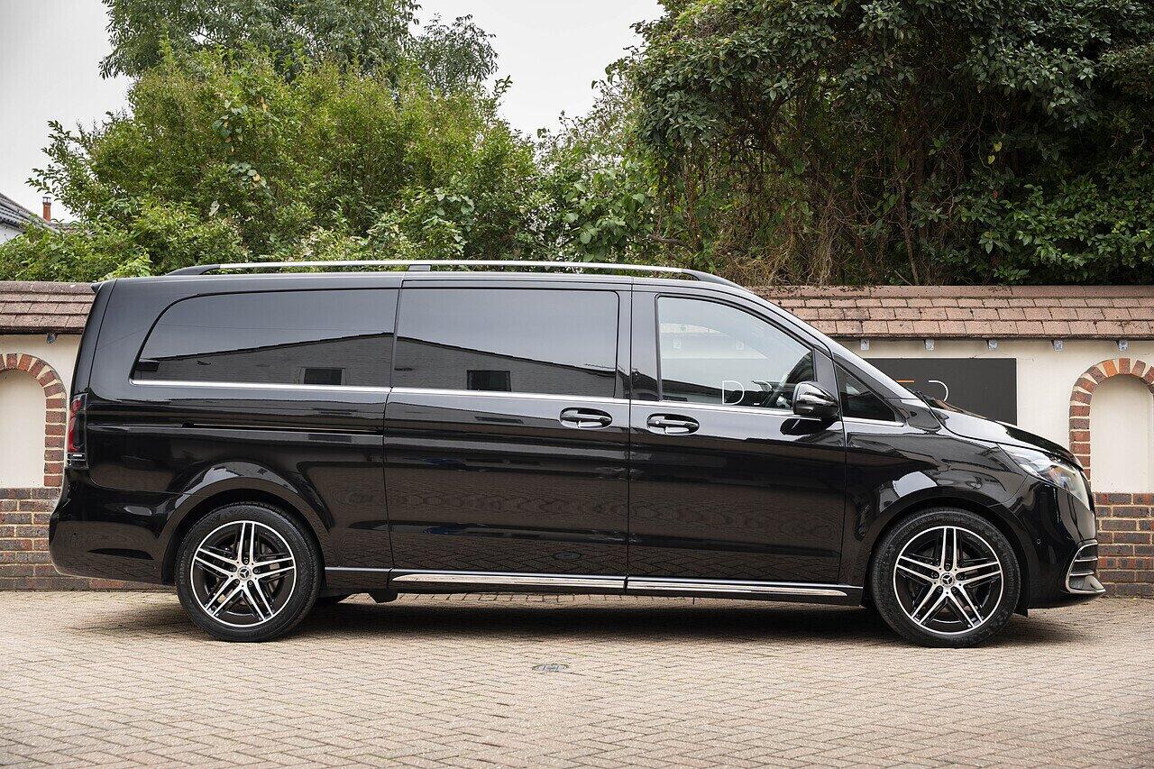 Mercedes-Benz V-Class view 3