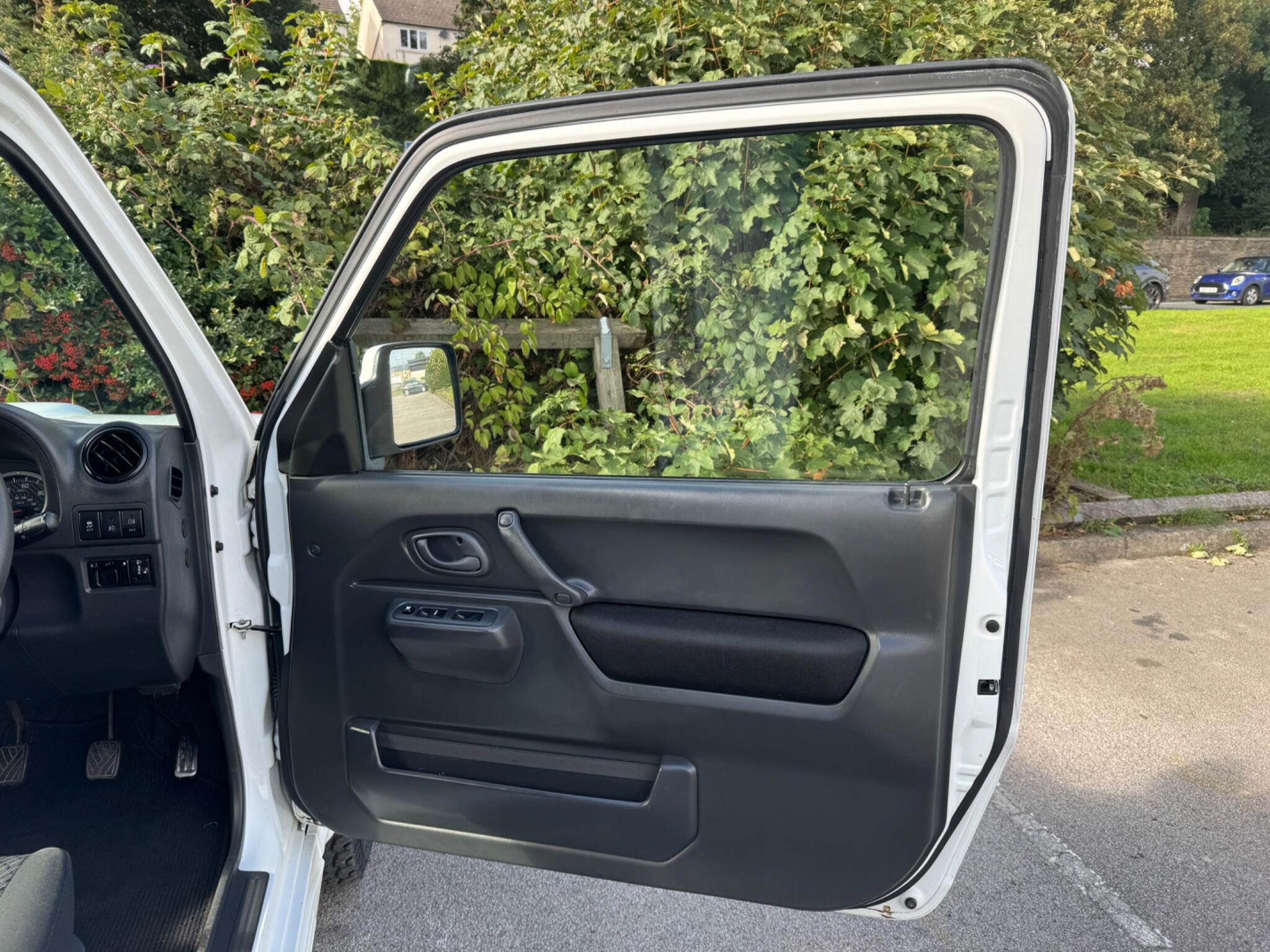Suzuki Jimny view 35