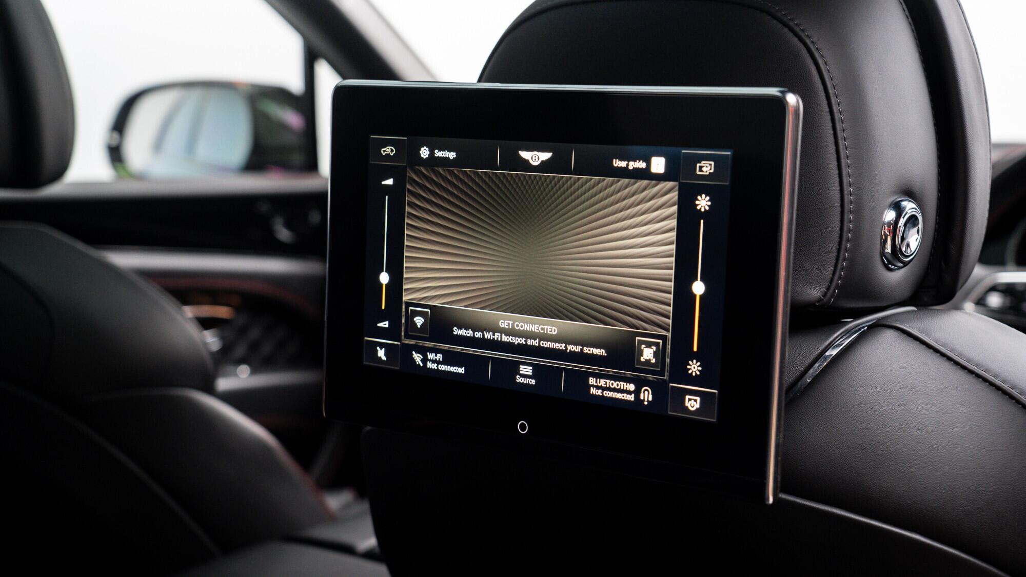 Bentley Bentayga view 12