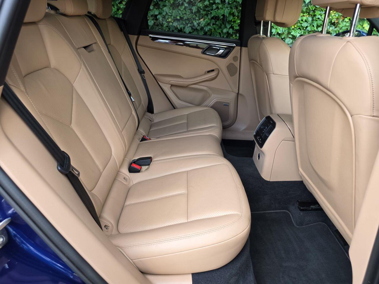 Porsche Macan view 41