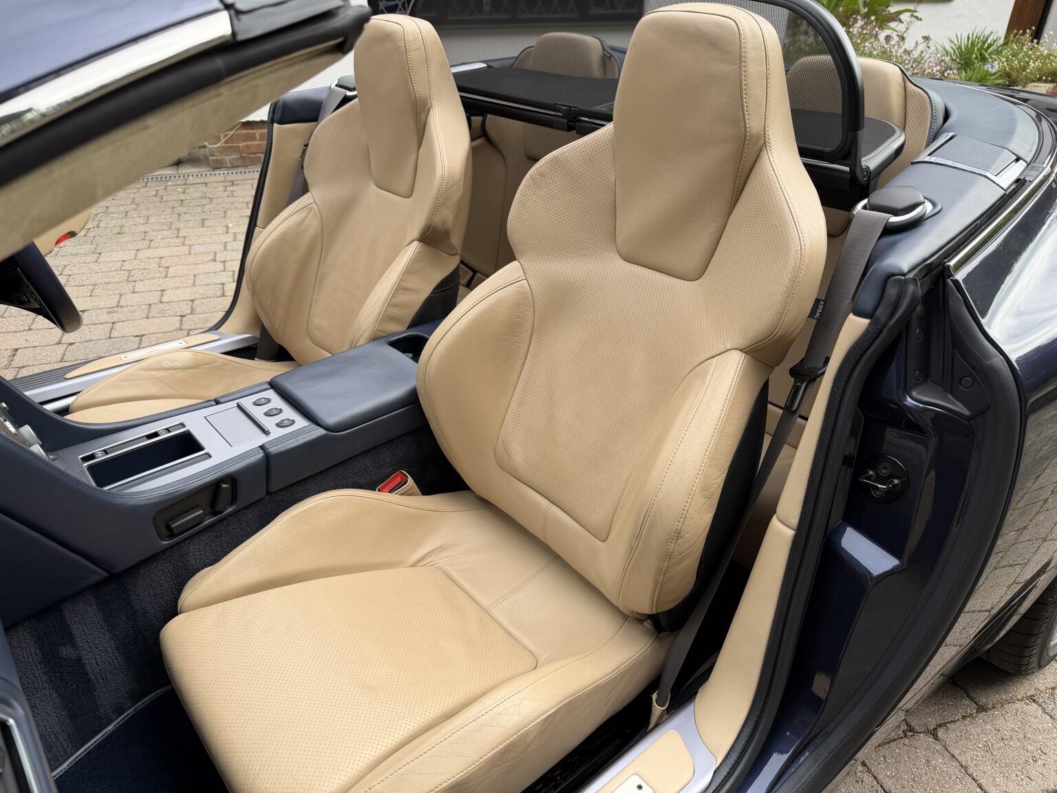 Aston Martin DB9 view 26