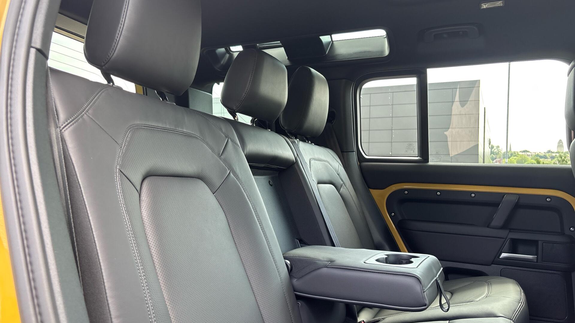Land Rover Defender view 42