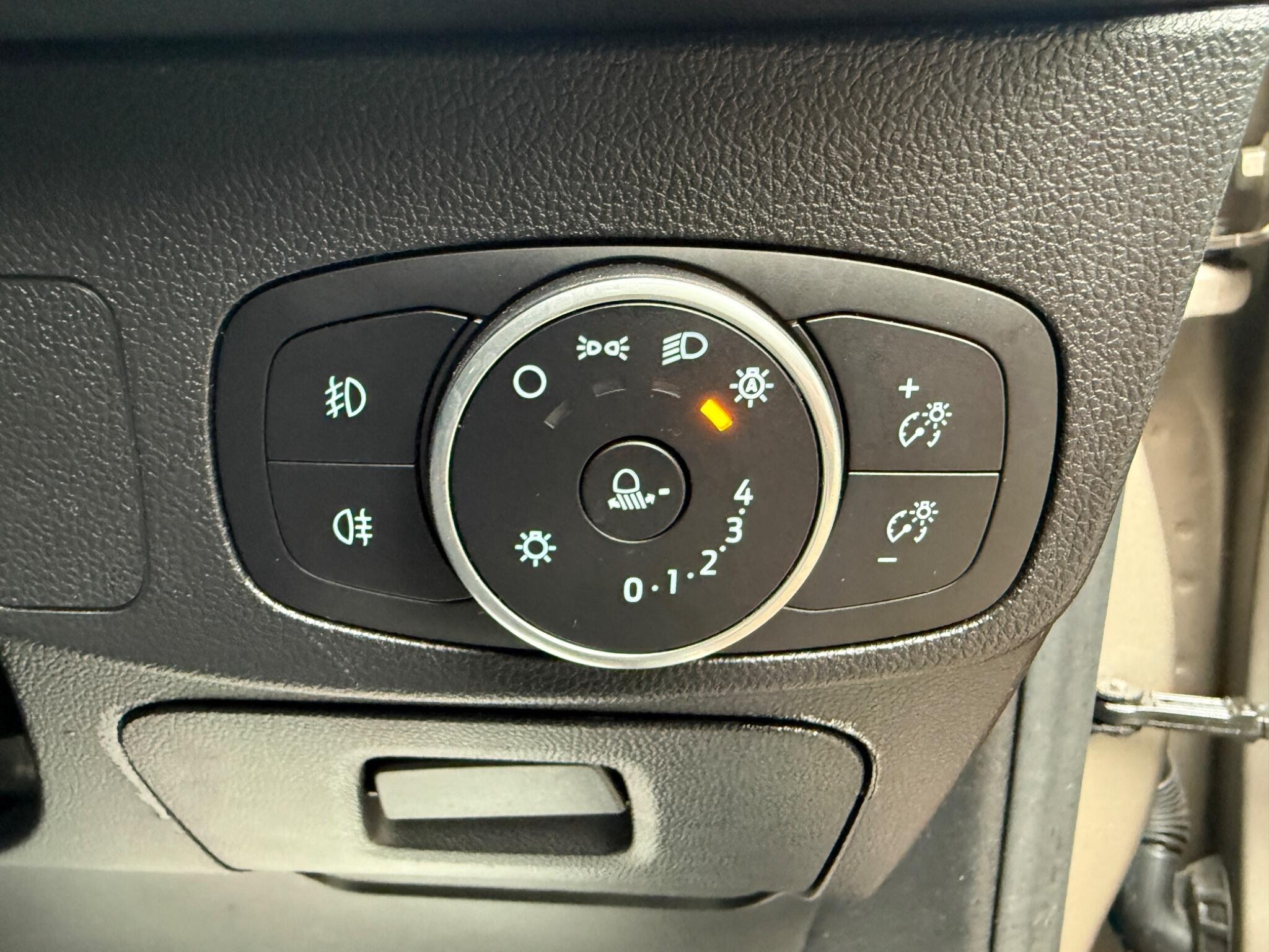2019 Ford Focus image 24