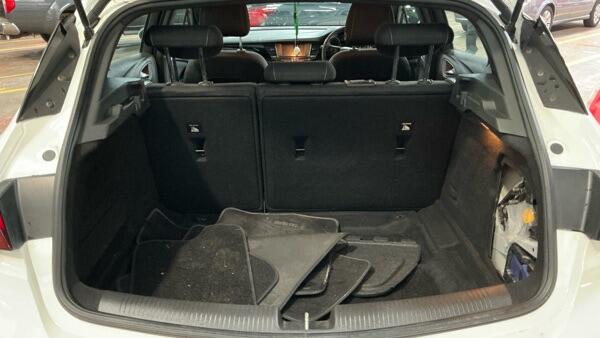 Vauxhall Astra view 14