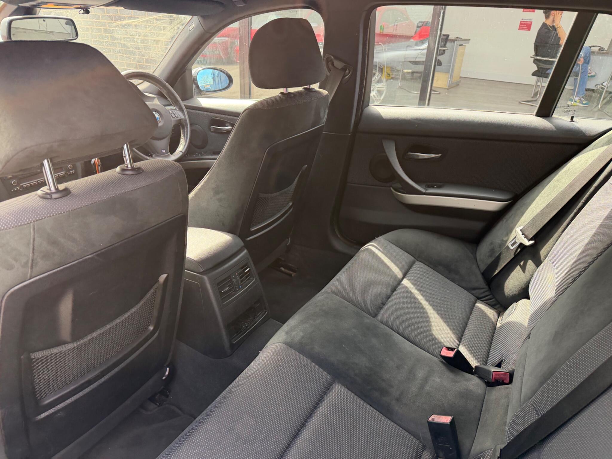 BMW 3 Series view 25