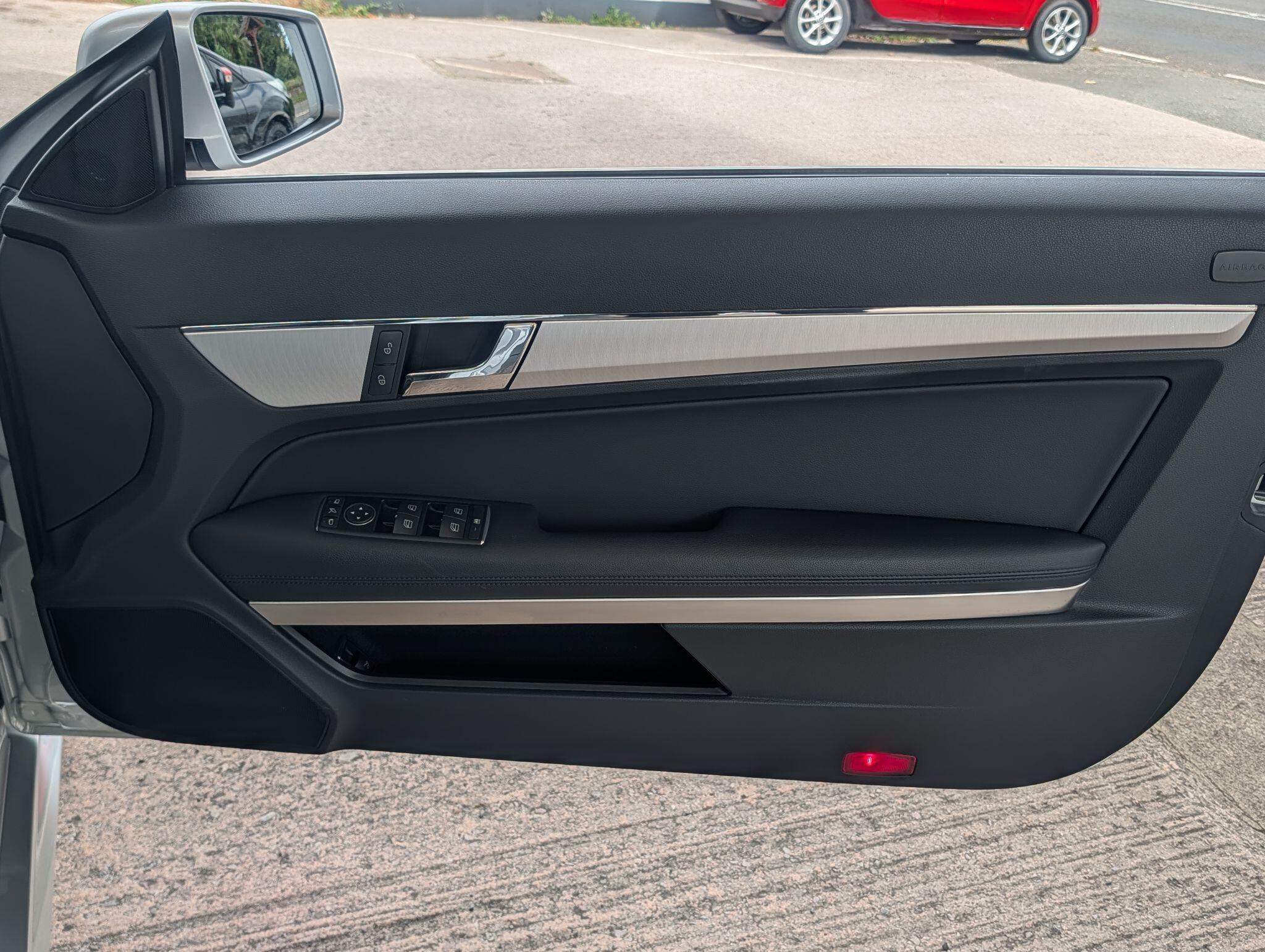 Mercedes-Benz E-Class view 44