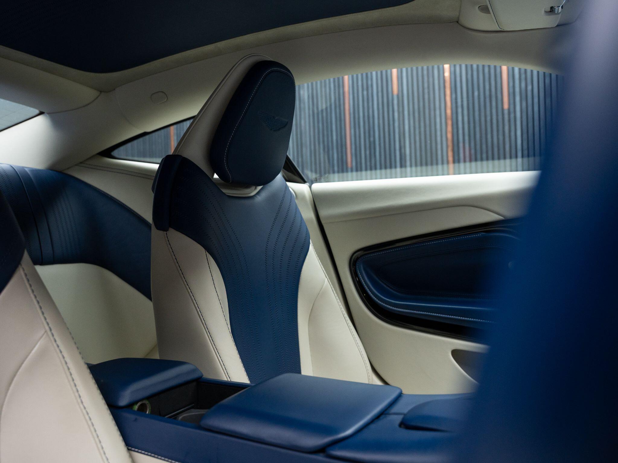 Aston Martin DB11 view 29