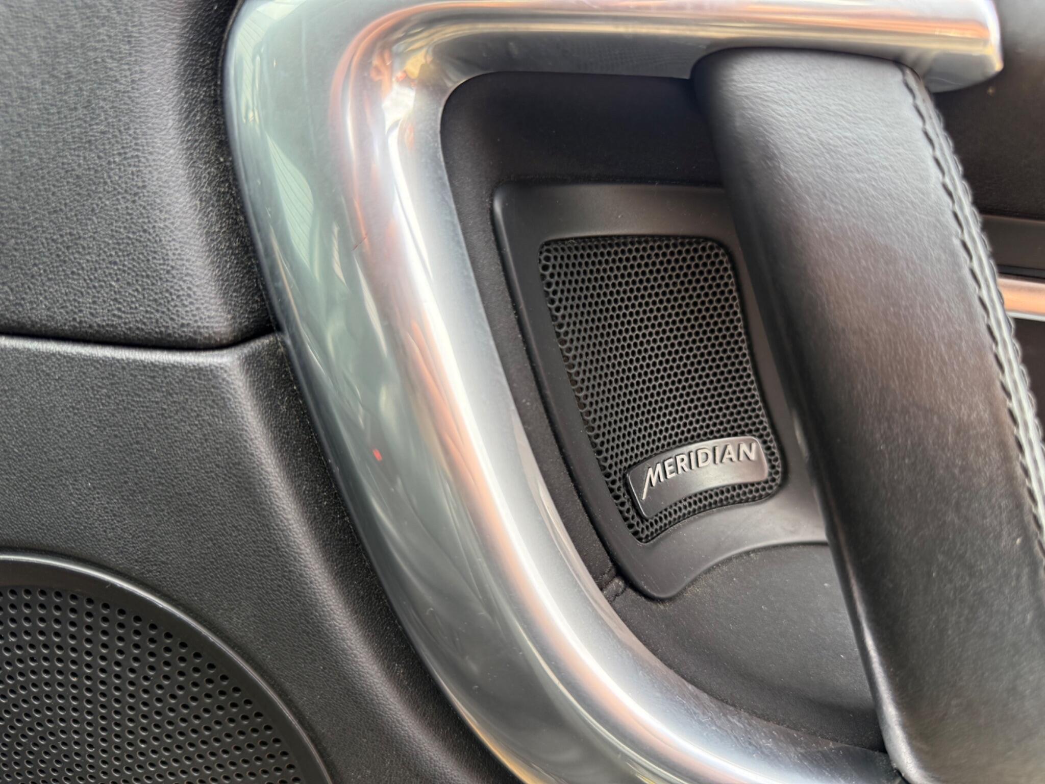 Land Rover Discovery Sport view 25