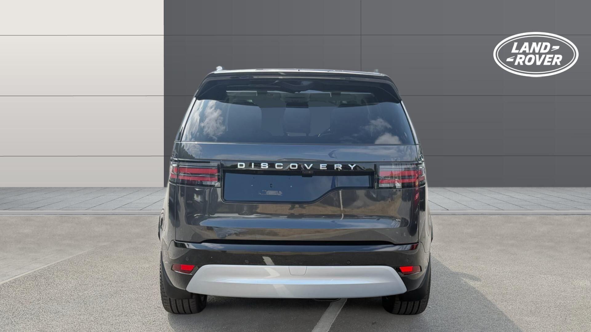 Land Rover Discovery view 4