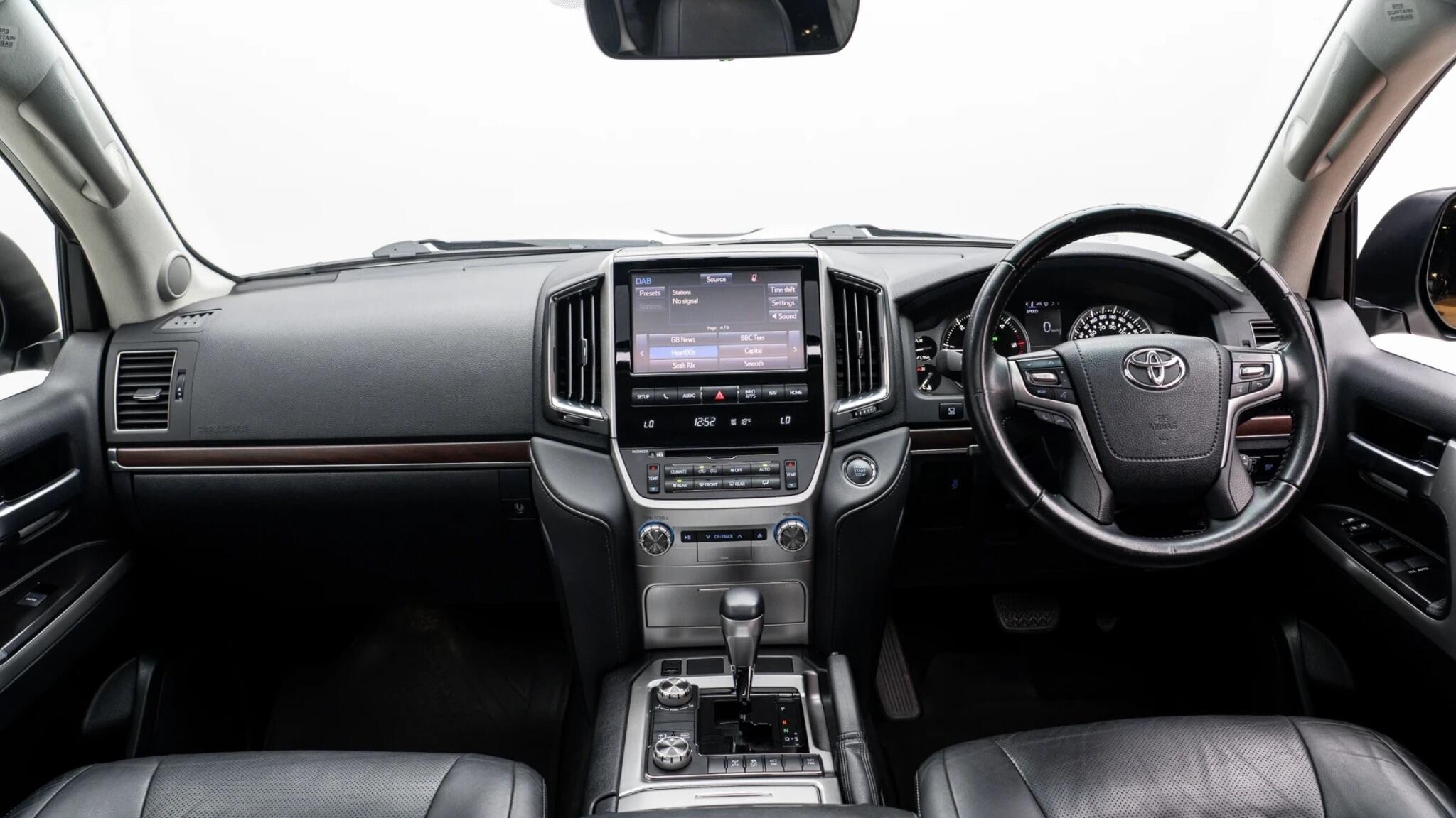 Toyota Land Cruiser view 2