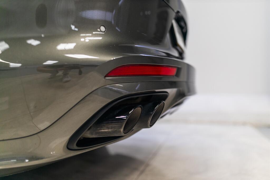 Porsche Panamera view 18