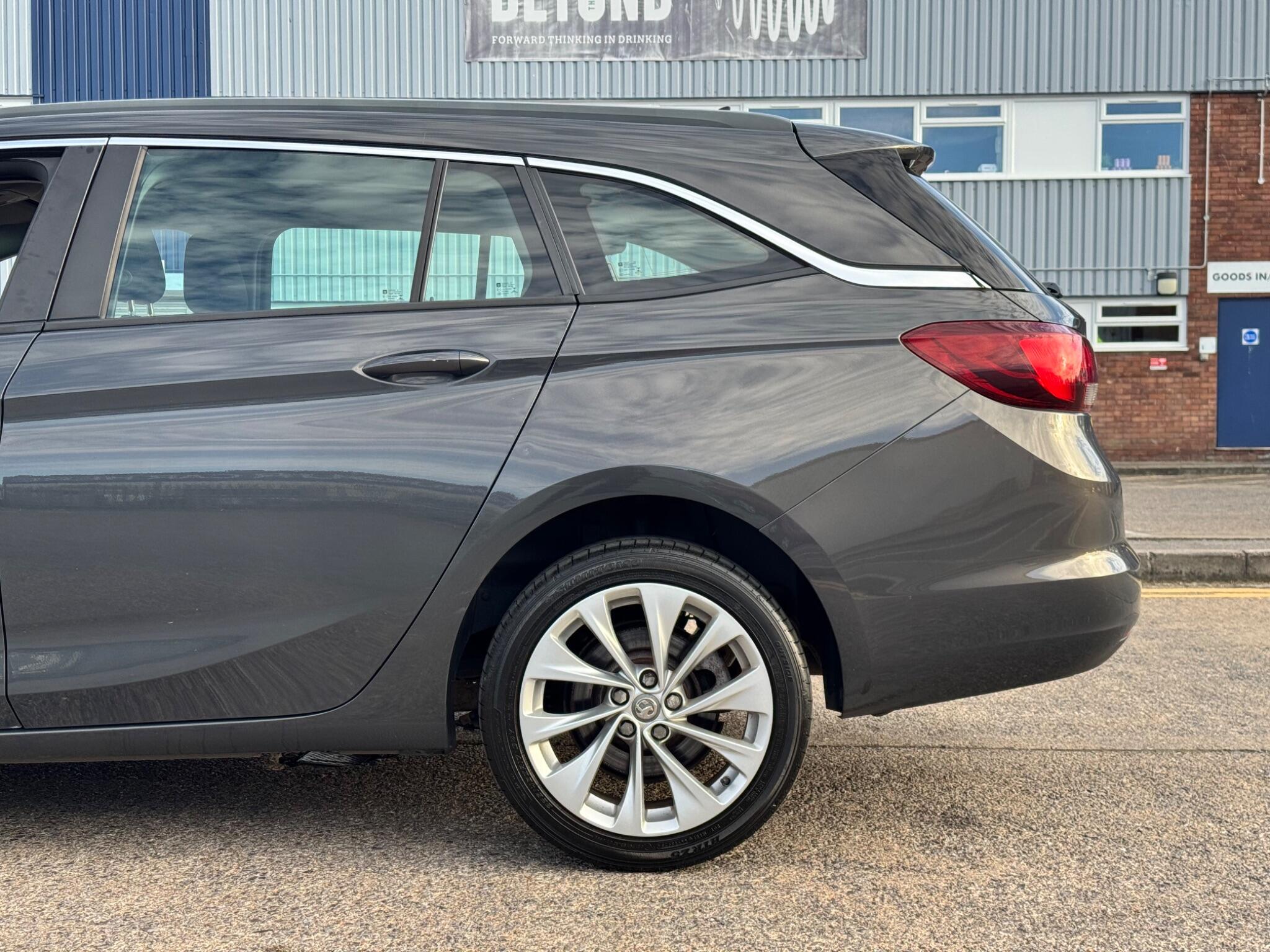 Vauxhall Astra view 37