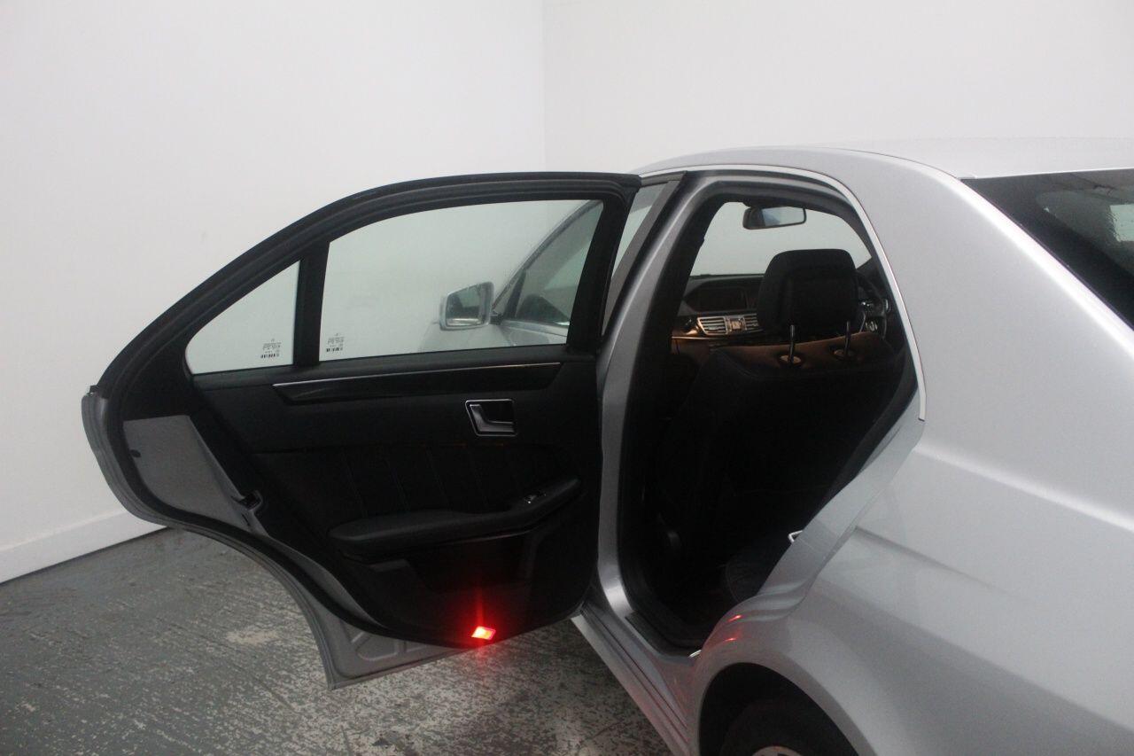 Mercedes-Benz E-Class view 28