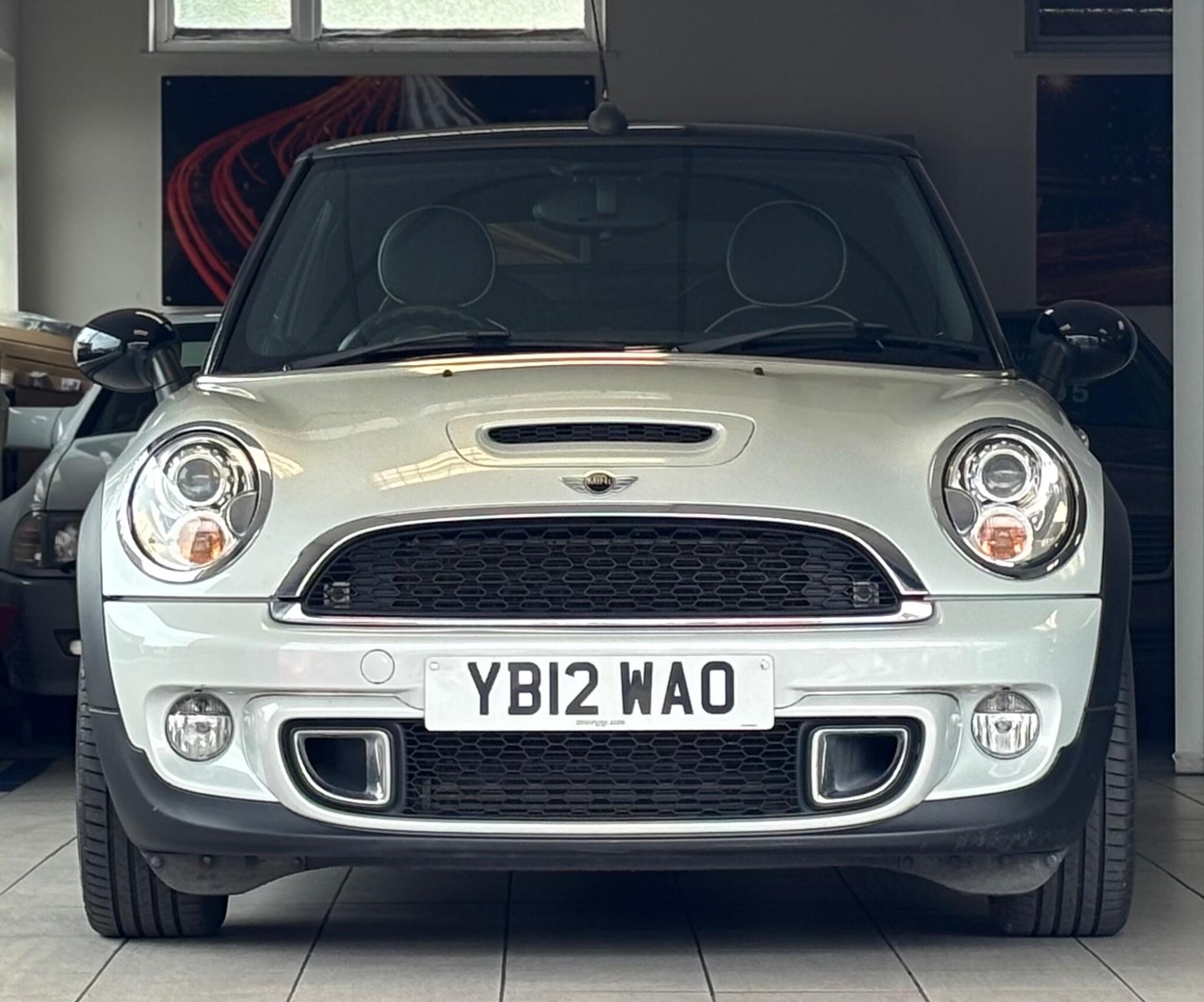 Mini Convertible view 2