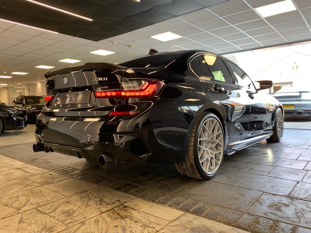 BMW 3 Series view 16