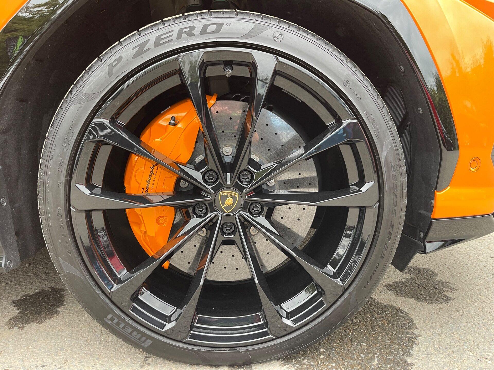 Lamborghini Urus view 10