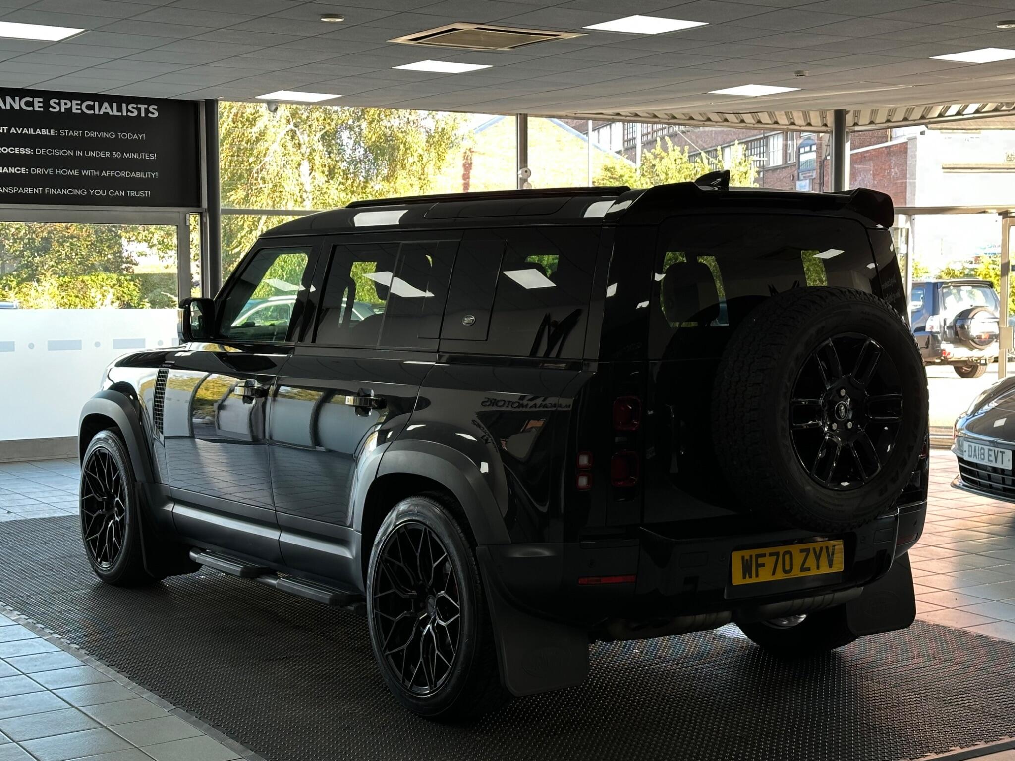 Land Rover Defender 110 view 12