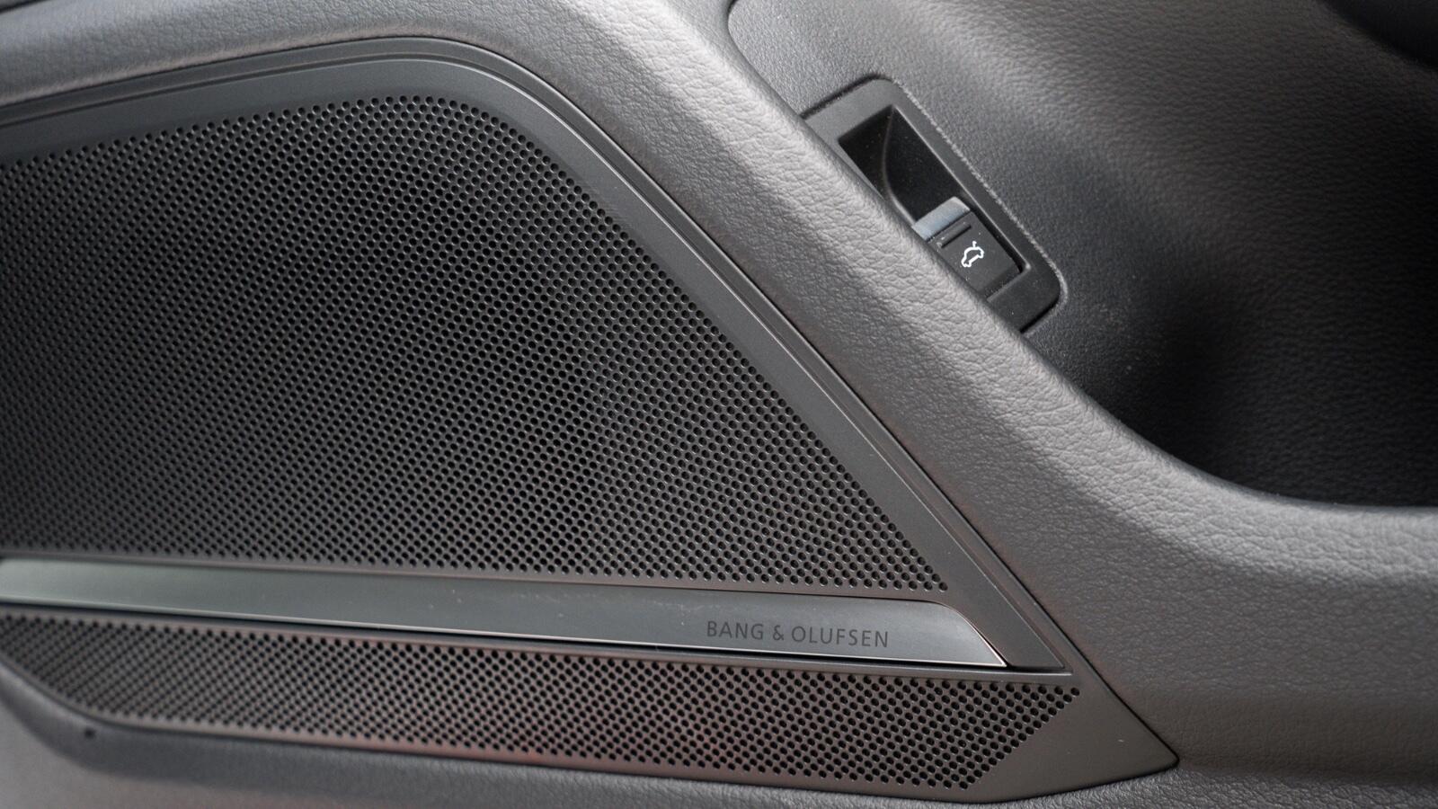 Audi RS6 Avant view 30
