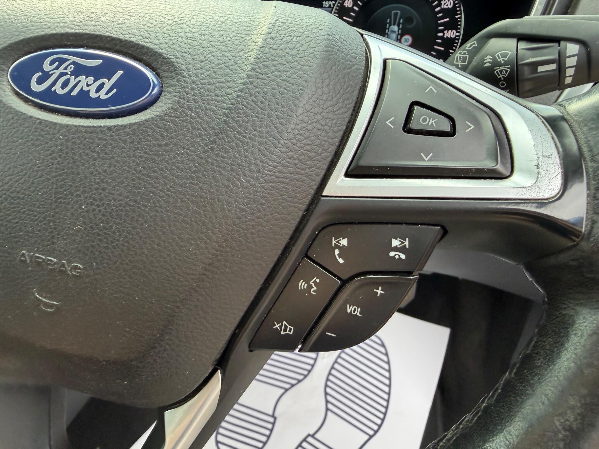 Ford Mondeo view 60