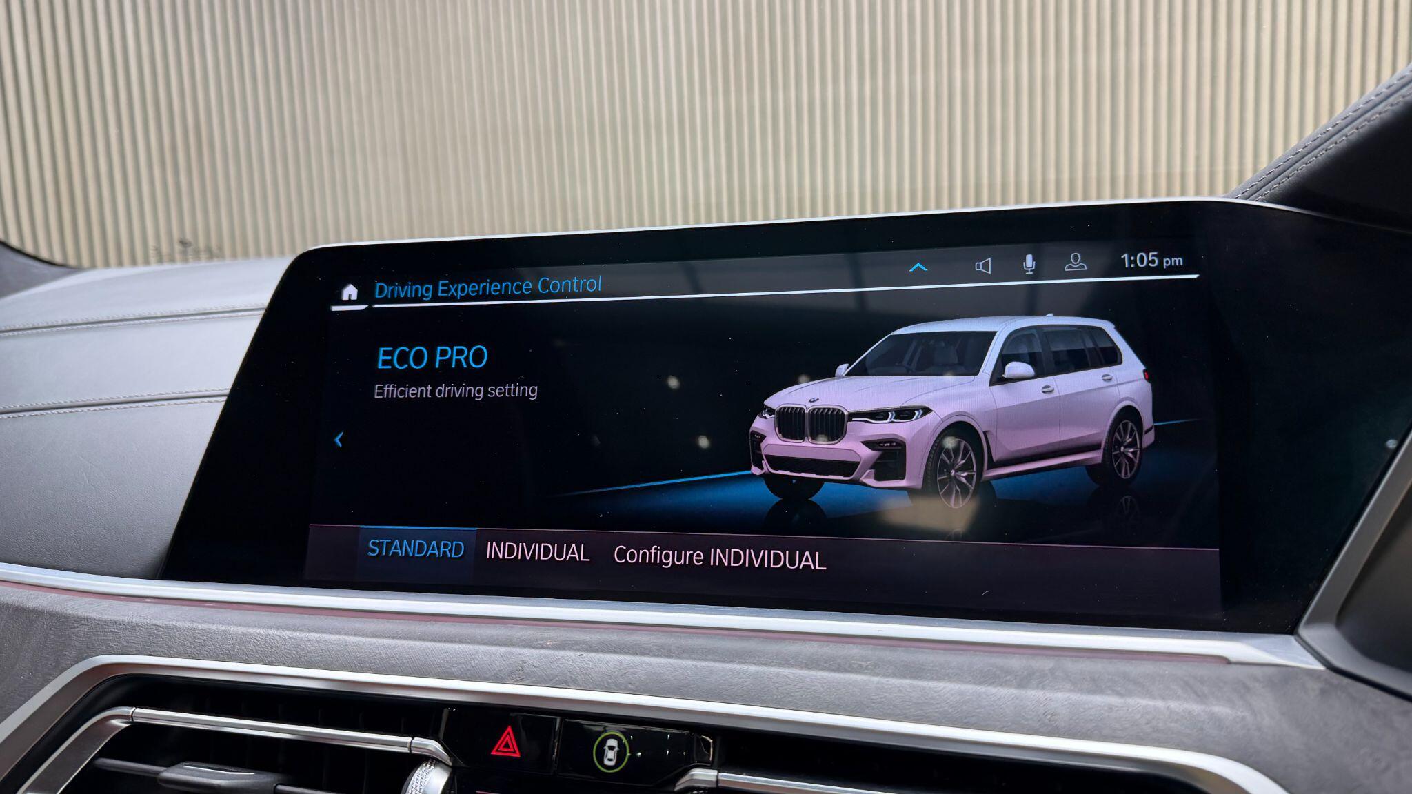 BMW X7 view 29
