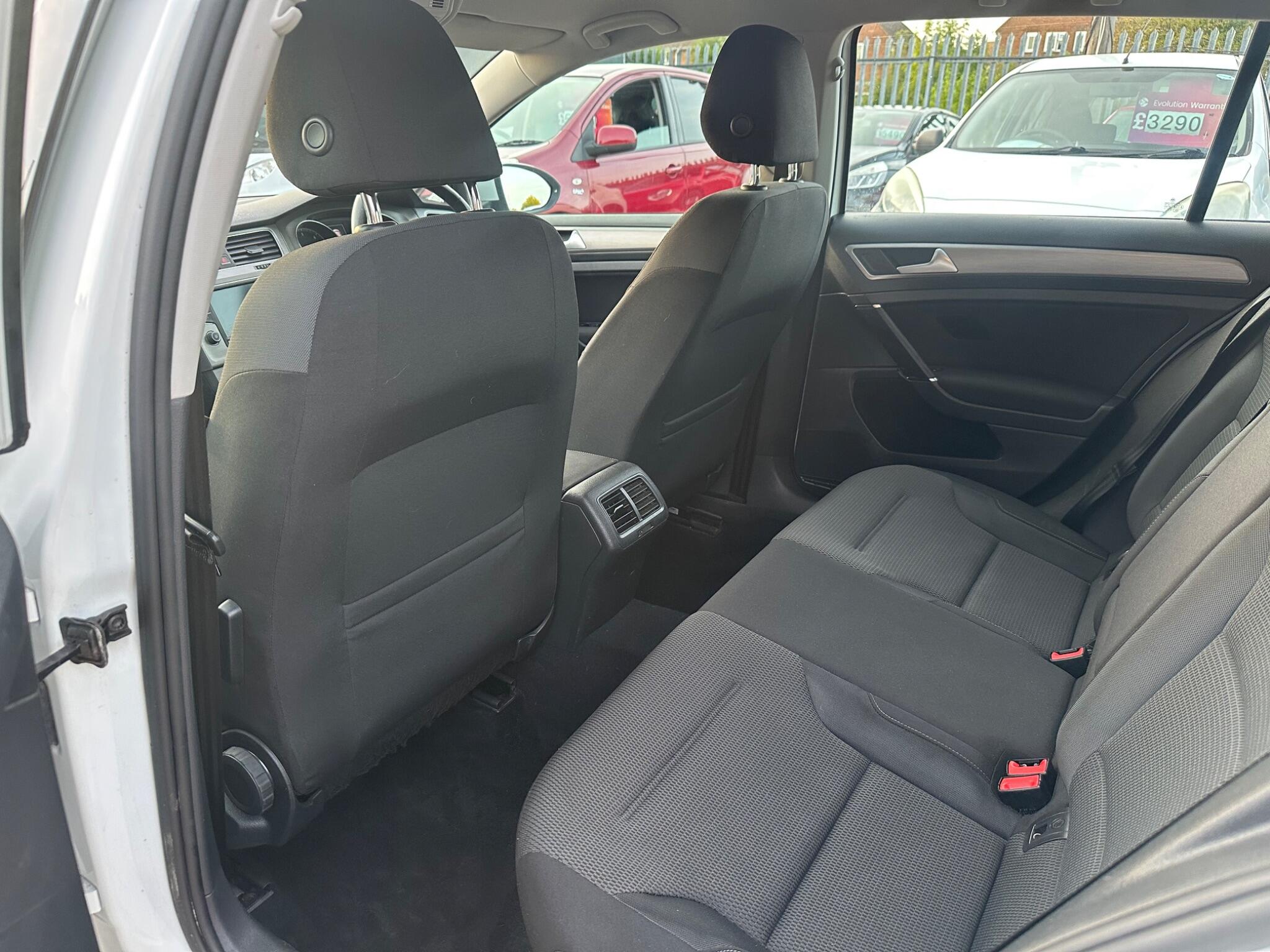 Volkswagen Golf view 29