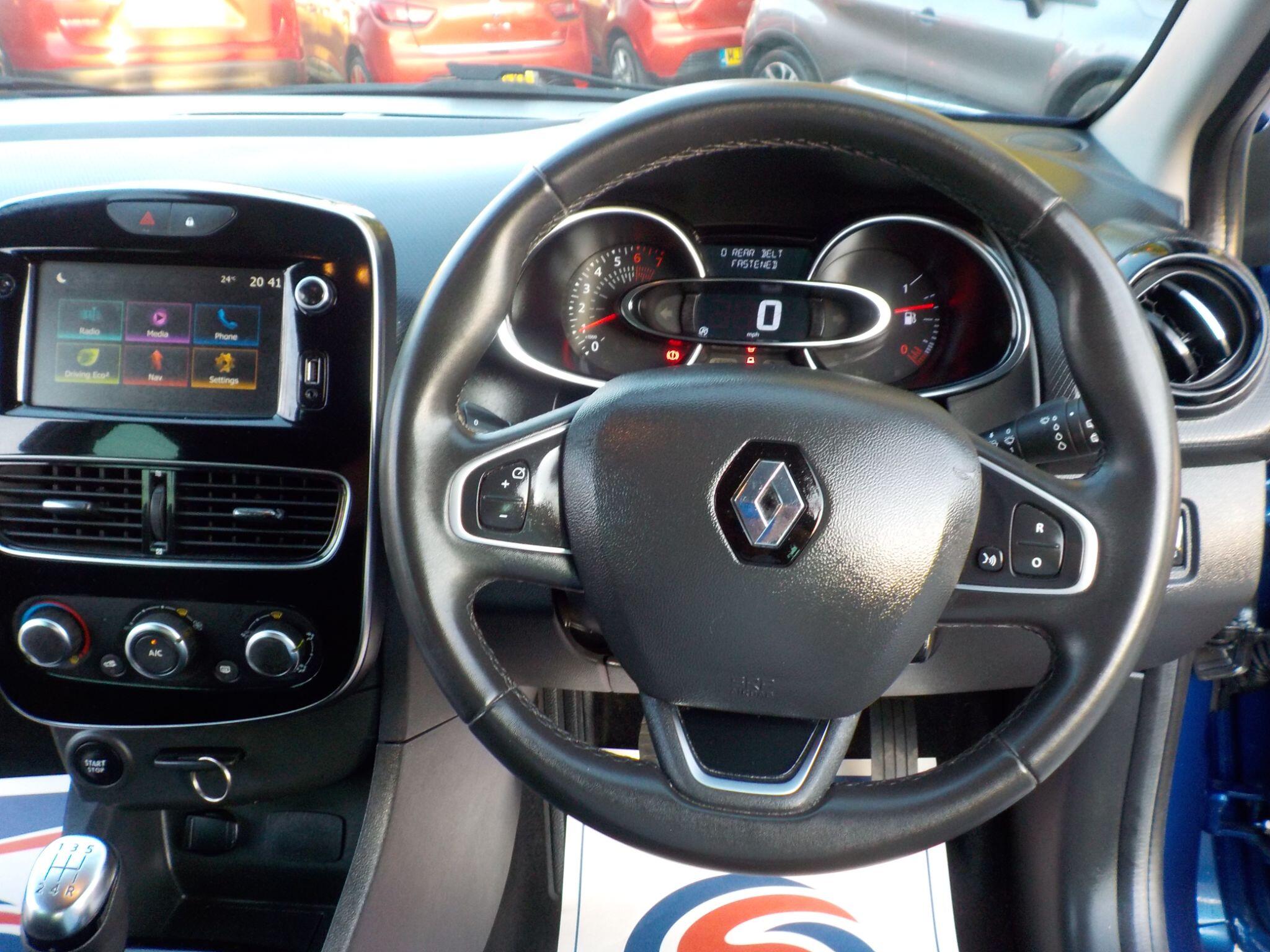 Renault Clio 0.9 TCe Iconic Euro 6 (s/s) 5dr