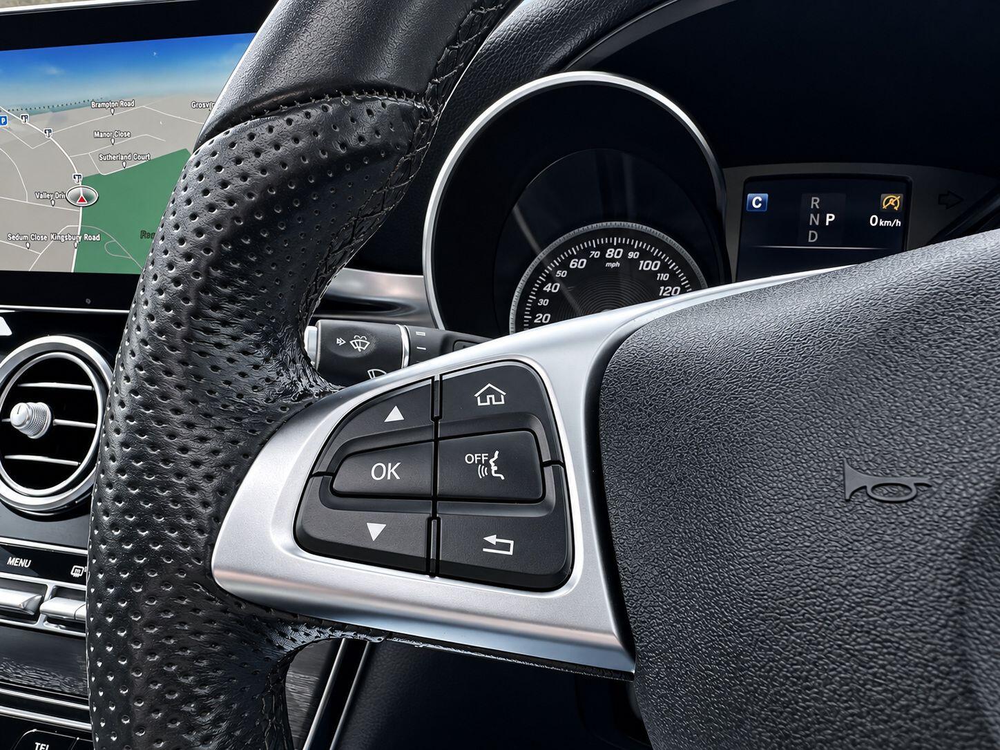 Mercedes-Benz GLC view 28