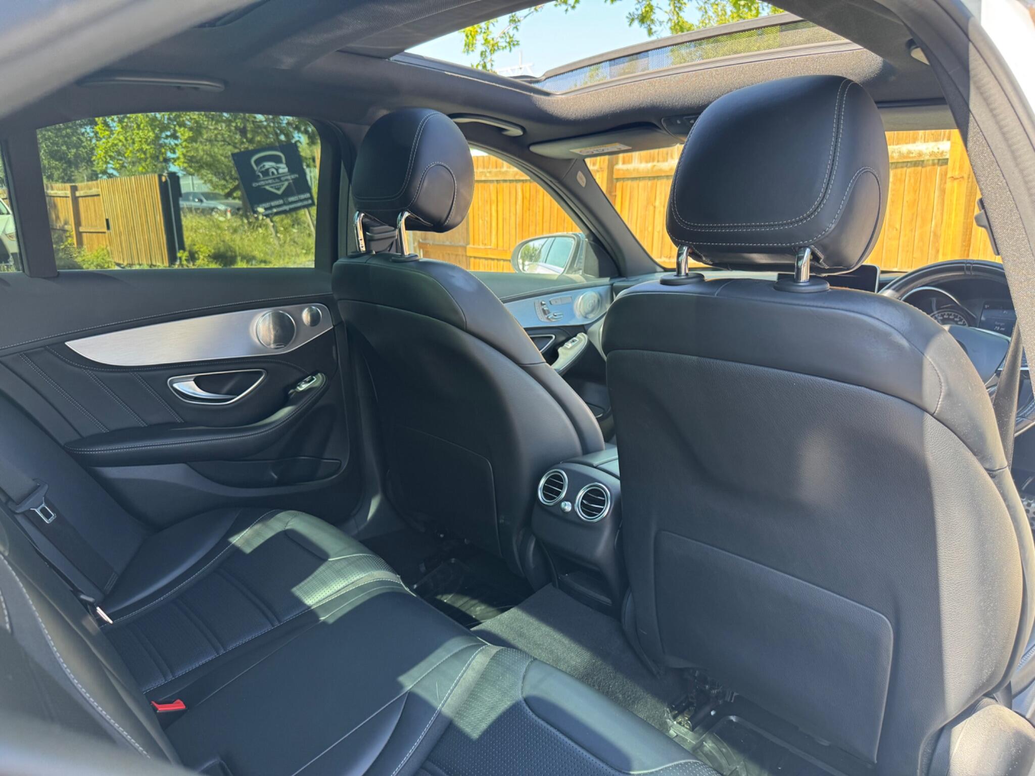 Mercedes-Benz C-Class view 29