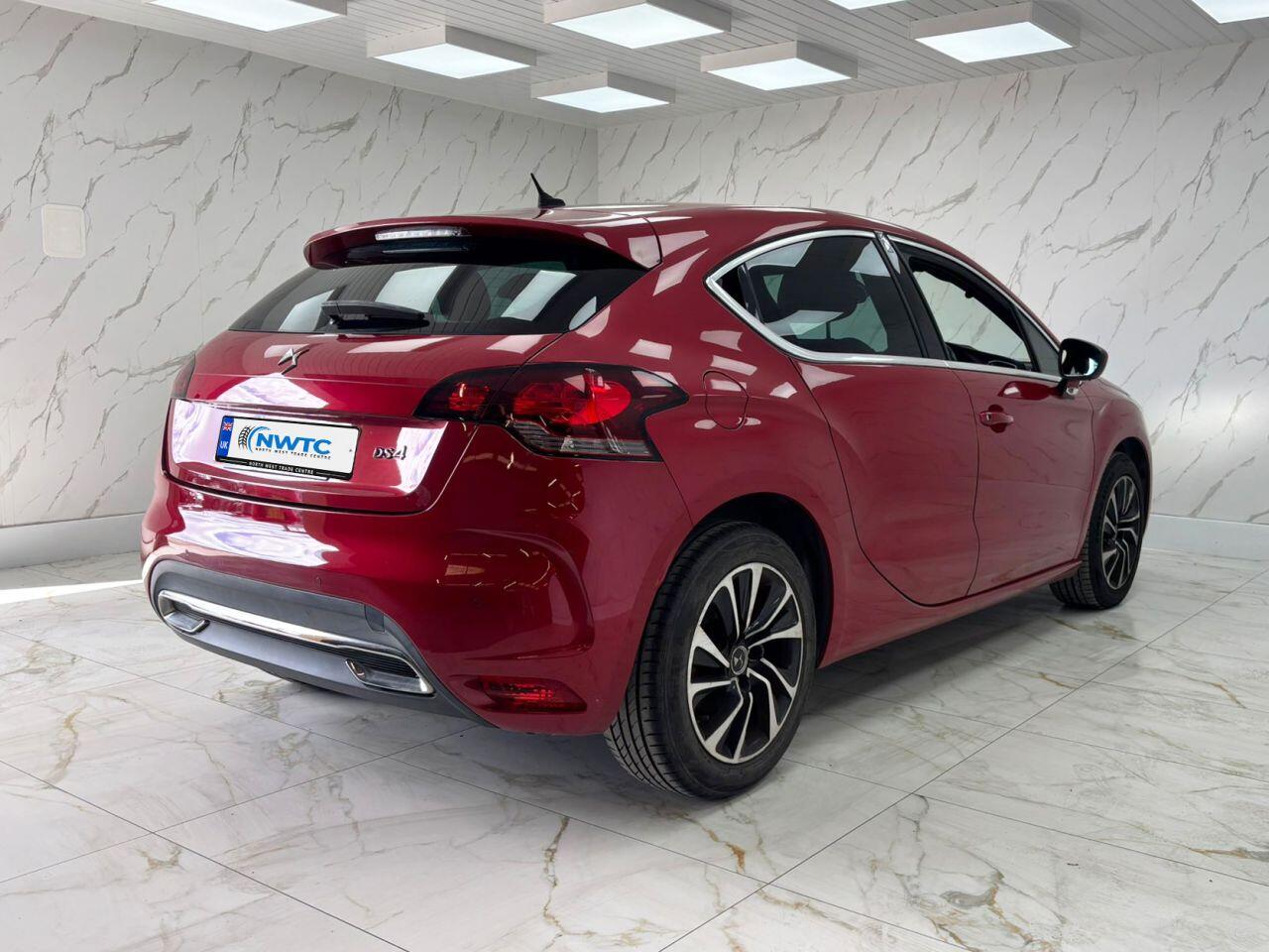DS Automobiles DS 4 view 12