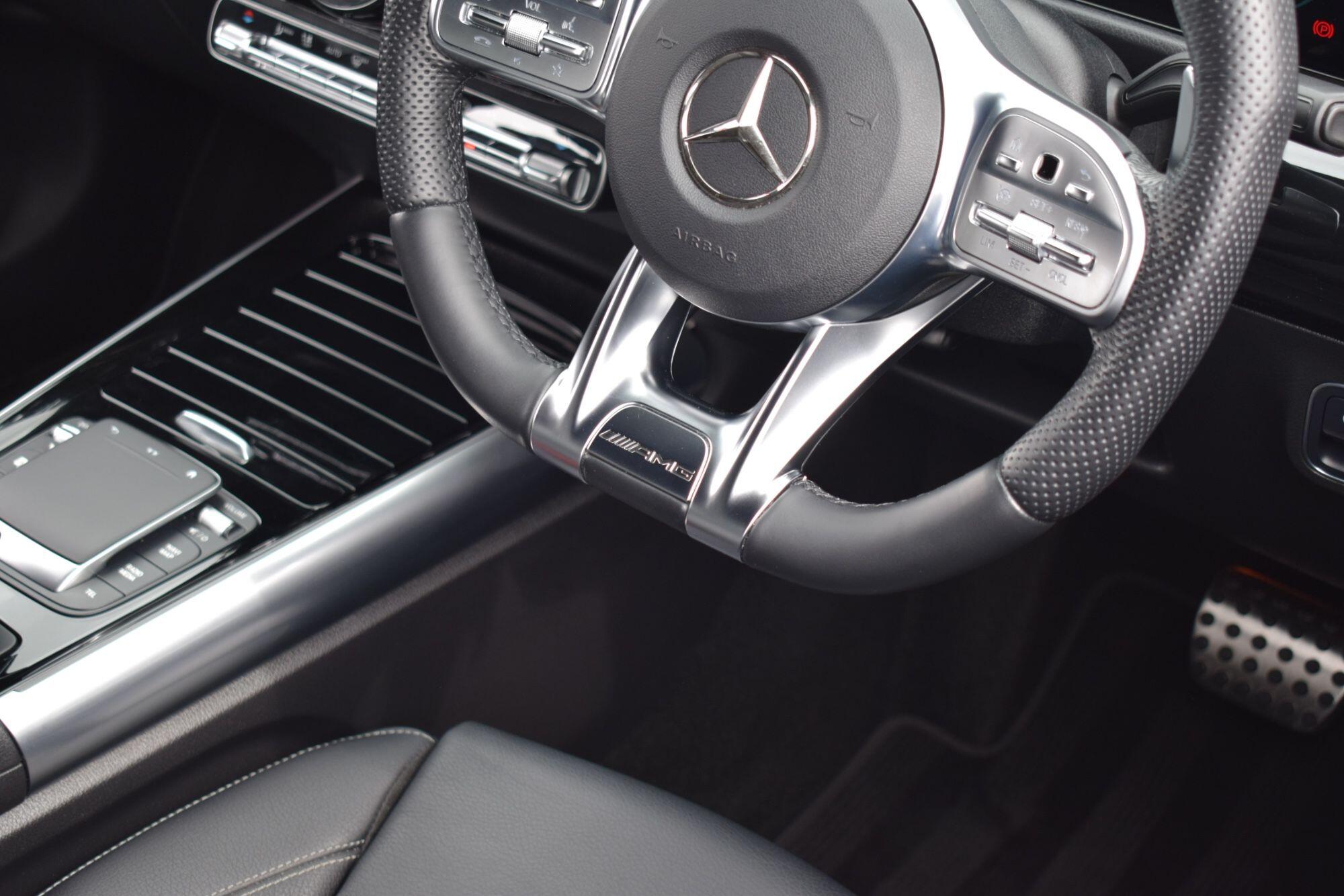 Mercedes-Benz GLA view 14