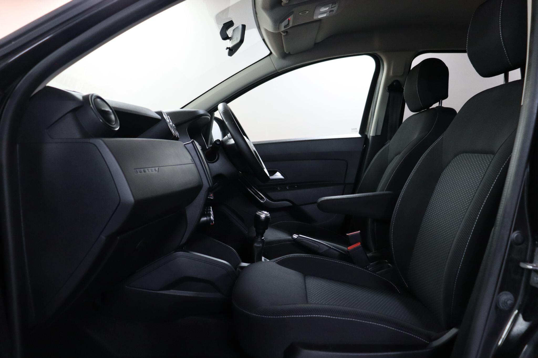 Dacia Duster view 42